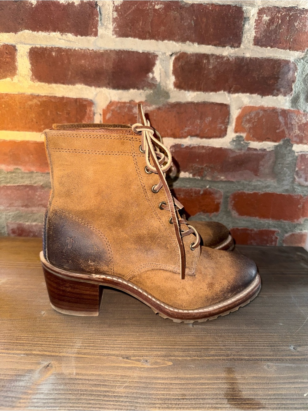 Frye Sabrina 6G Lace-Up Boots – Size 8 – Brown Distressed Leather